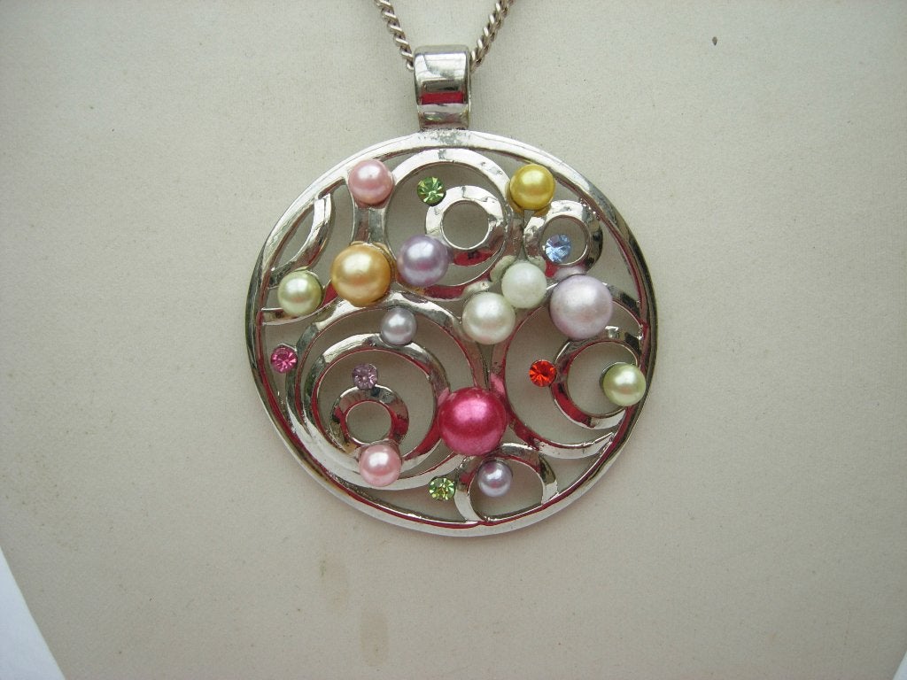 ZILVEREN KETTING MET HANGER VAN PARELS., Verzenden, Zilver, Ketting