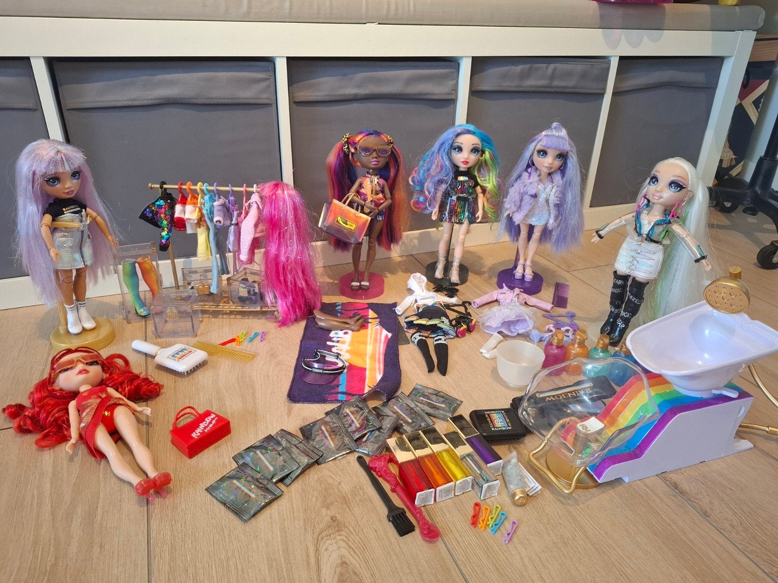 Rainbow high poppen, grote set van 6 in perfecte staat.