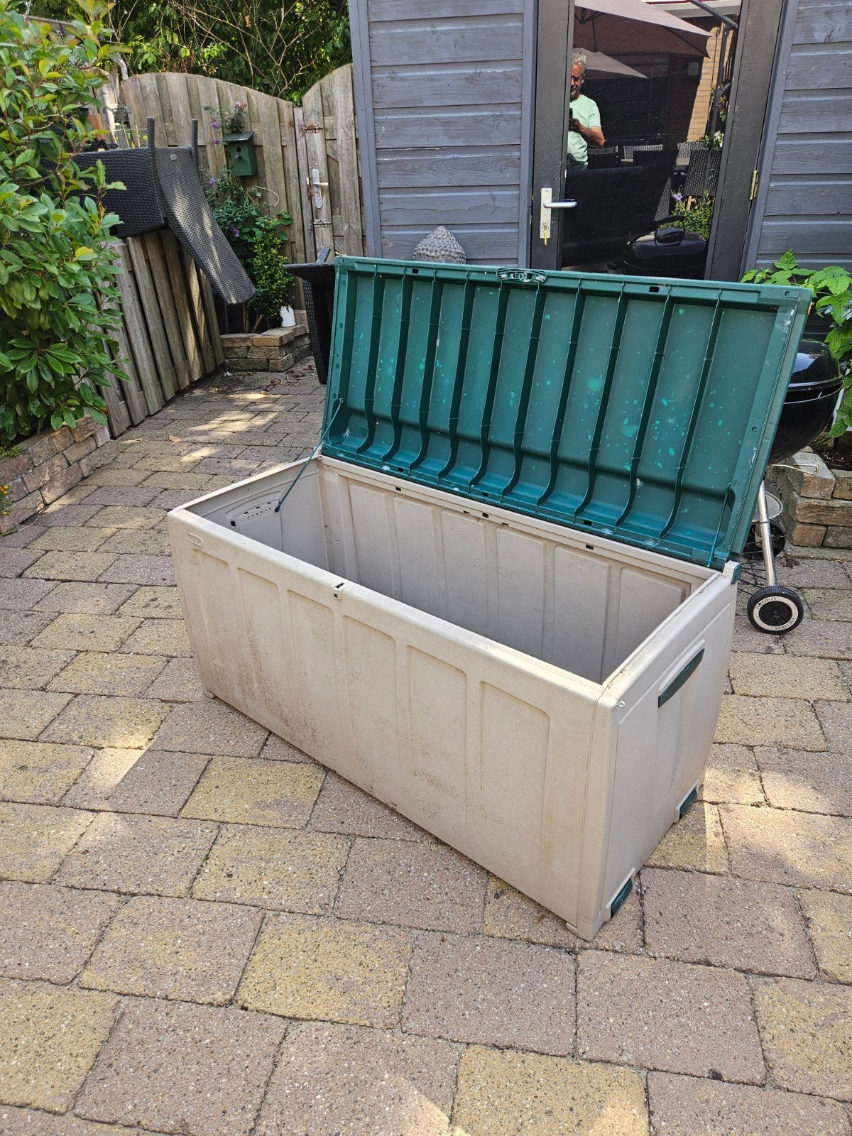 Grote kunststof opbergbox voor buiten, Tuin en Terras, Bergingen en Tuinkasten, Ophalen, Gebruikt, Kunststof, Overige typen