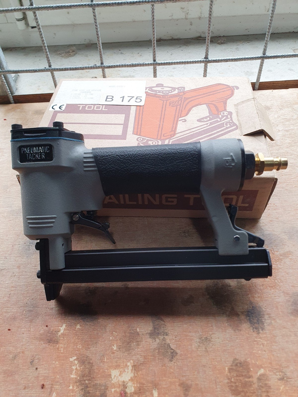 Pneumatische tacker - 6-16mm nieuw, Ophalen of Verzenden, Zo goed als nieuw, Tacker/nietmachine, Overige merken