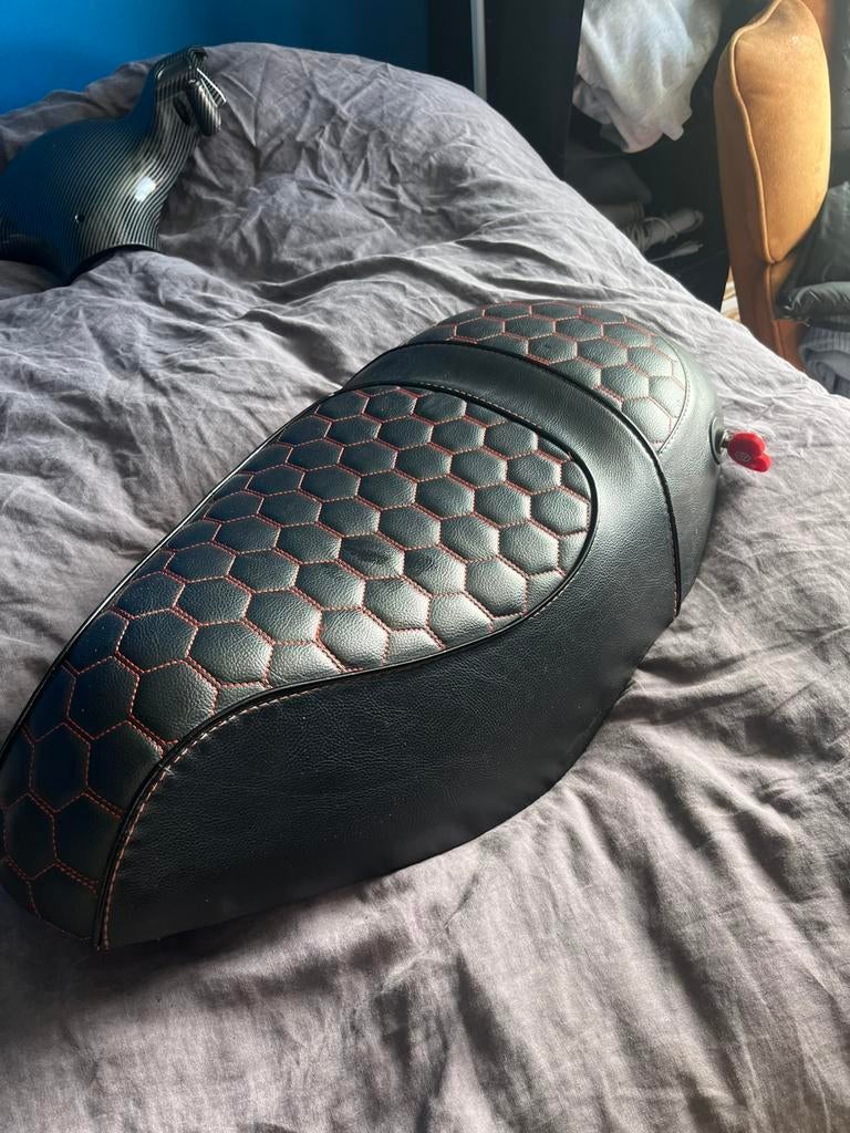 Zip custom zadel, Motoren, Ophalen of Verzenden