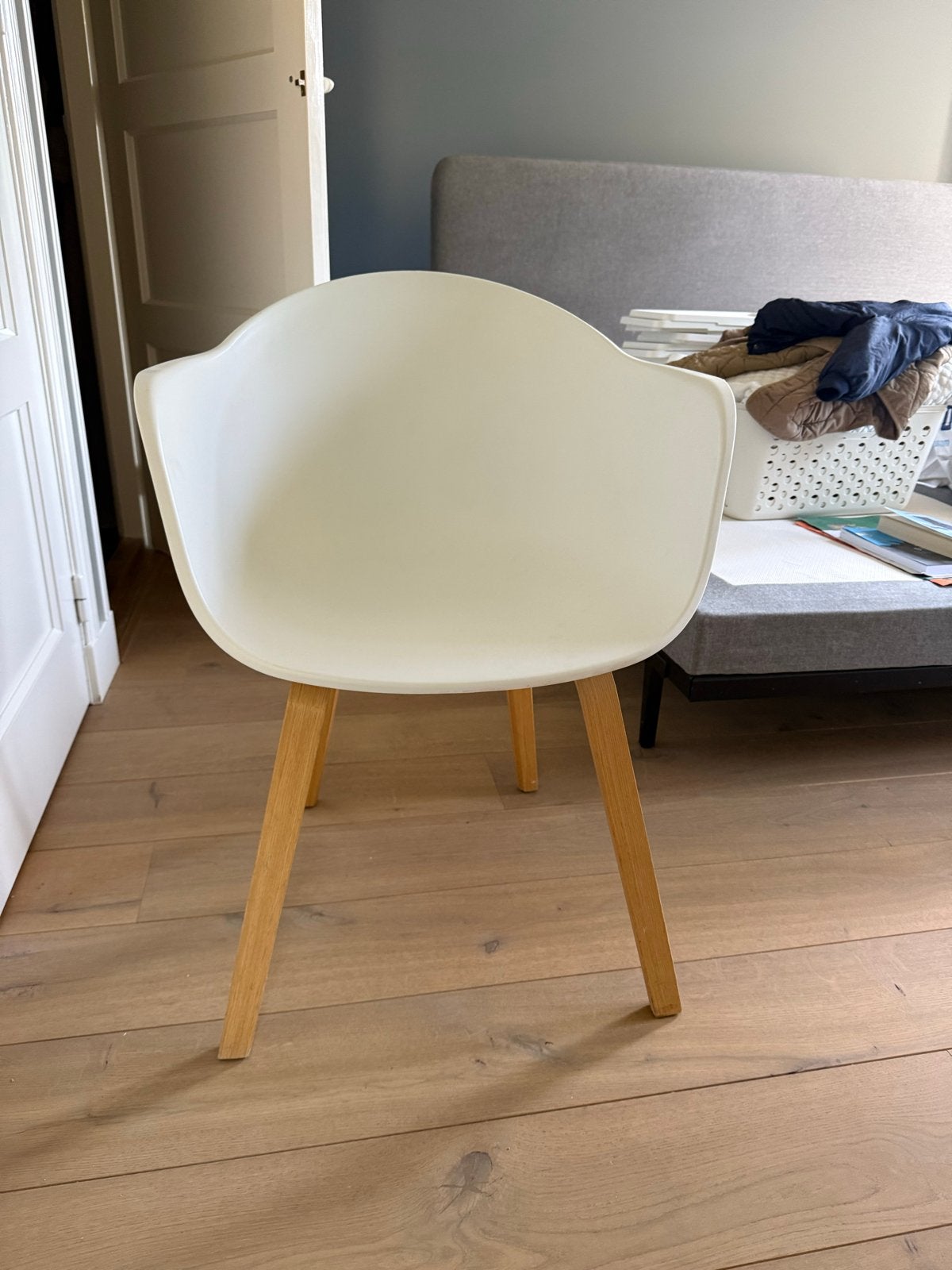 2x Westwing Claire kuipstoel wit - Zo goed als nieuw, Ophalen, Kunststof, Twee, Wit