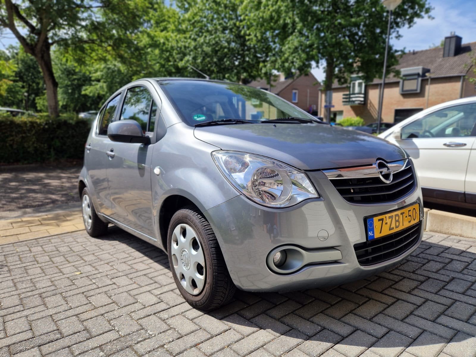 Opel Agila 1.0 12V 2014 Grijs / 4 deurs / km 88.340, Auto's, Voorwielaandrijving, 31 €/maand, Origineel Nederlands, Handgeschakeld