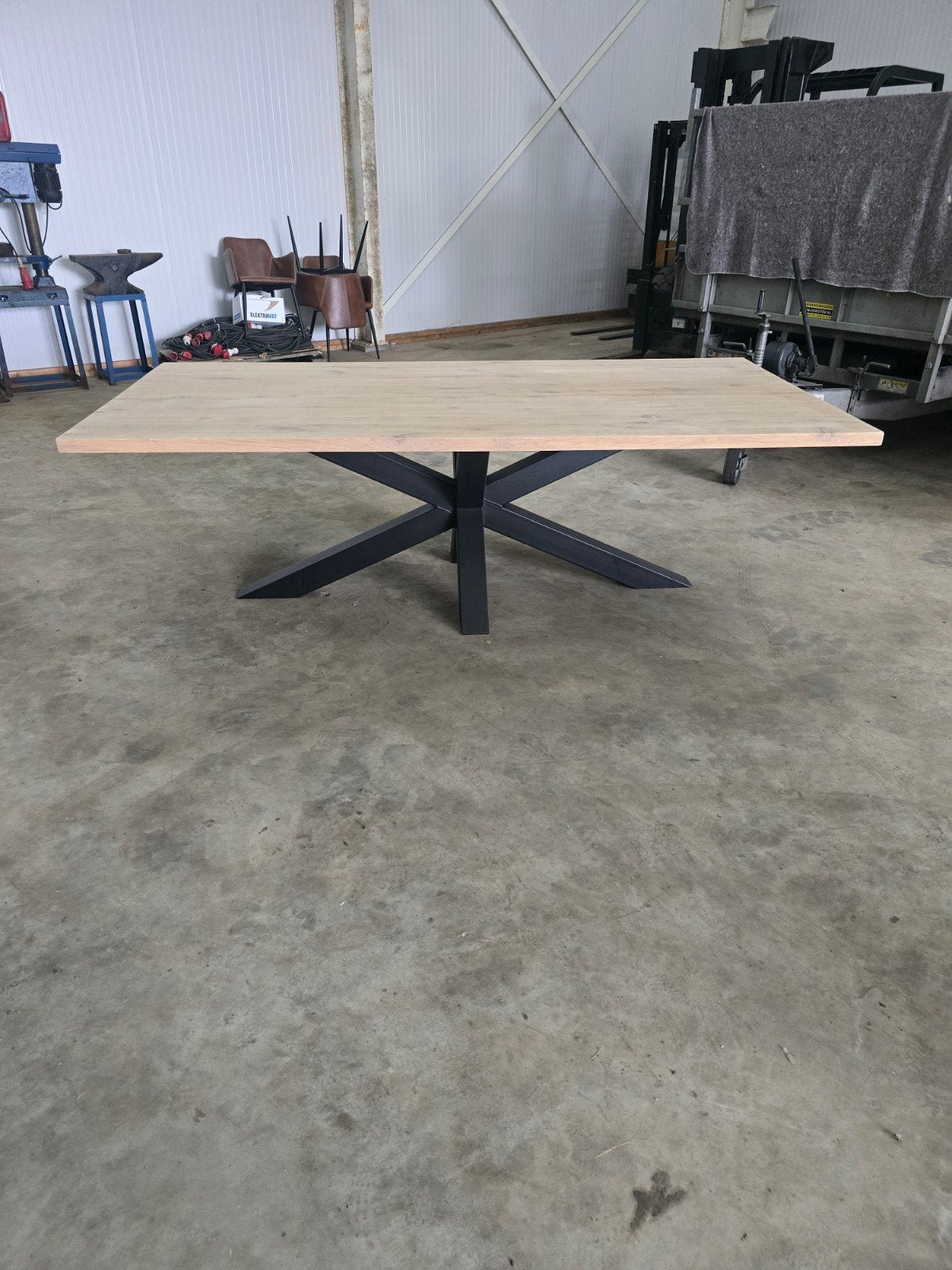 eikenhouten eettafel met stalen matrix poot, Ophalen, Gebruikt, 100 tot 150 cm, Eikenhout