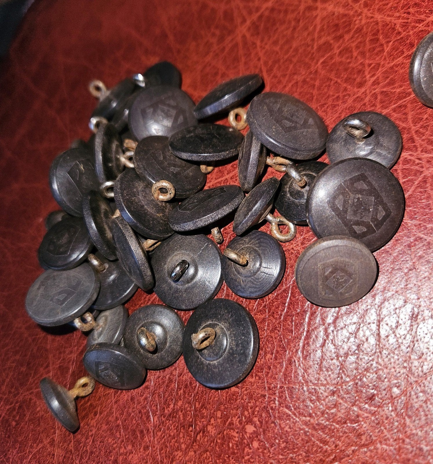 Knopen BB, Ophalen of Verzenden, Overige soorten, Nederland, Kleding of Schoenen