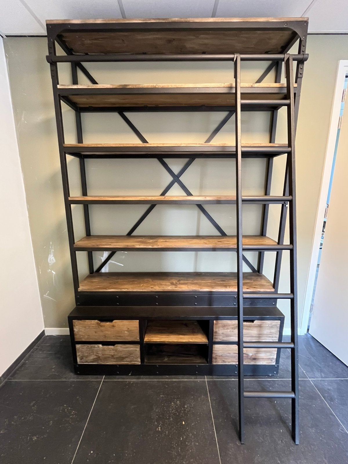 Bibliotheek kast + ladder, Ophalen, Gebruikt