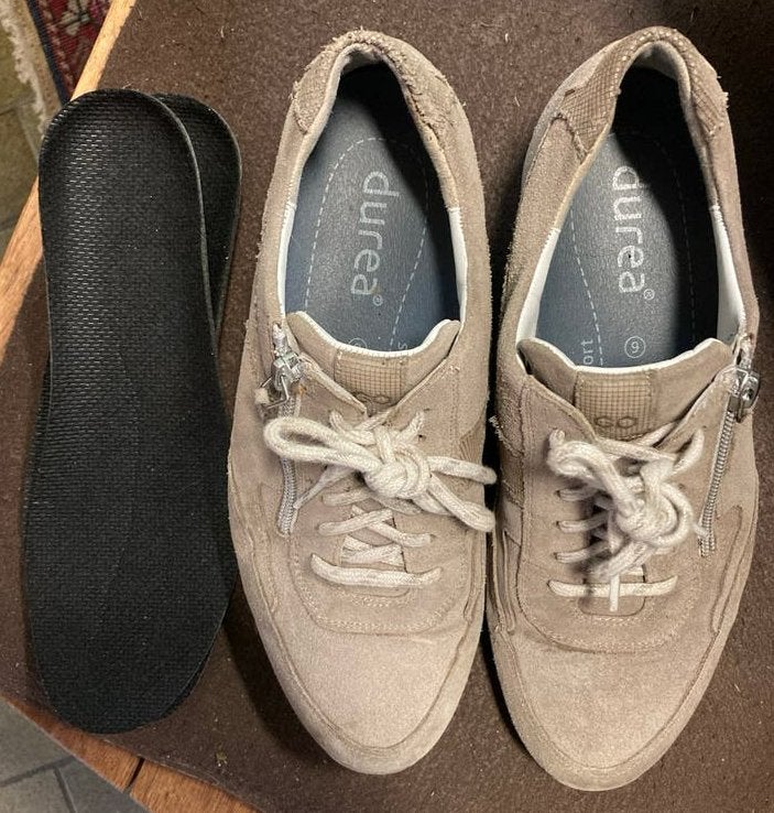 Durea go sneakers, beige, maat 39/40 (9), Beige, Ophalen of Verzenden, Sneakers of Gympen, Zo goed als nieuw