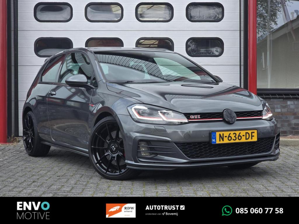 Volkswagen Golf 2.0 TSI GTI Perform. Pano/CarPlay/LED/330PK, Gebruikt, 4 cilinders, 245 pk, Bedrijf