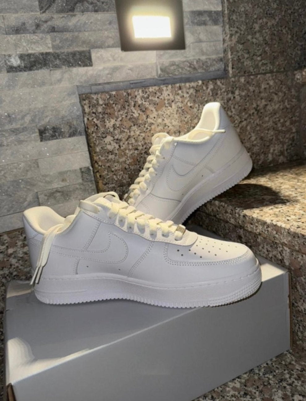 Nike Air Force 1 '07 Wit | Maat 42,5 | Gloednieuw, Ophalen of Verzenden, Nieuw, Wit, Sneakers of Gympen