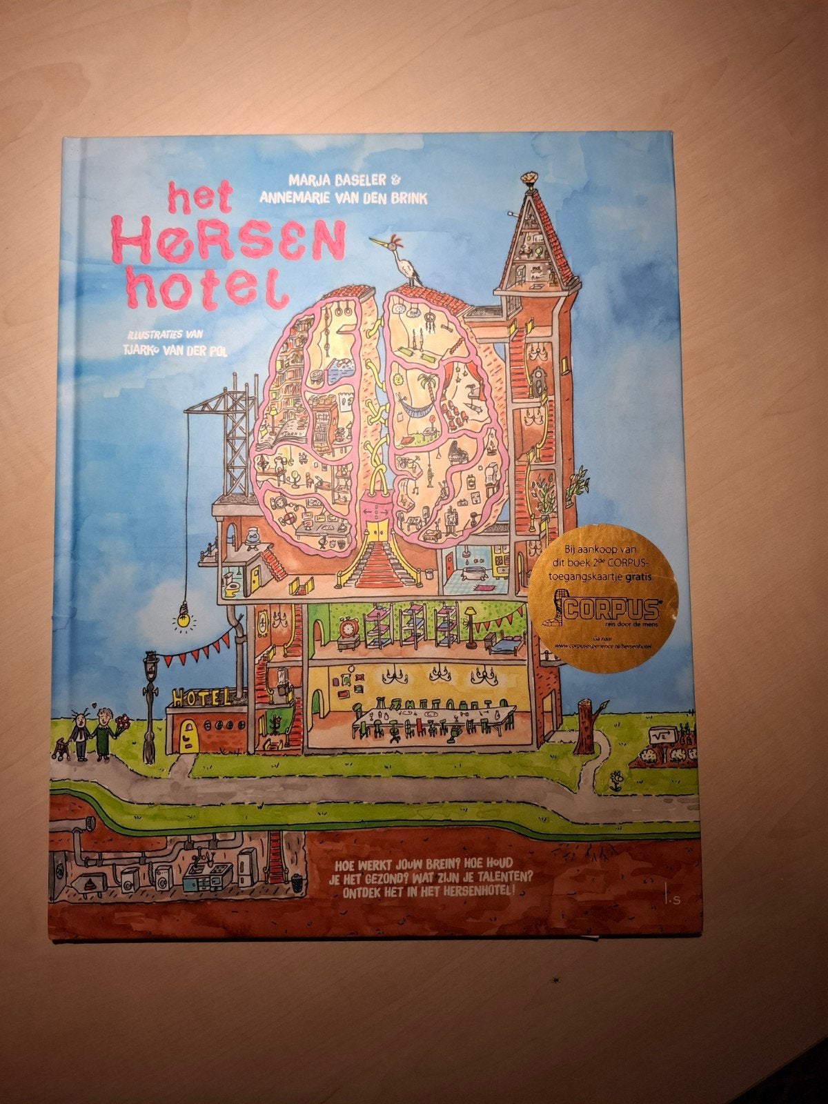 Annemarie van den Brink - Het Hersenhotel, Boeken, Ophalen of Verzenden, Zo goed als nieuw, Annemarie van den Brink; Marja Baseler