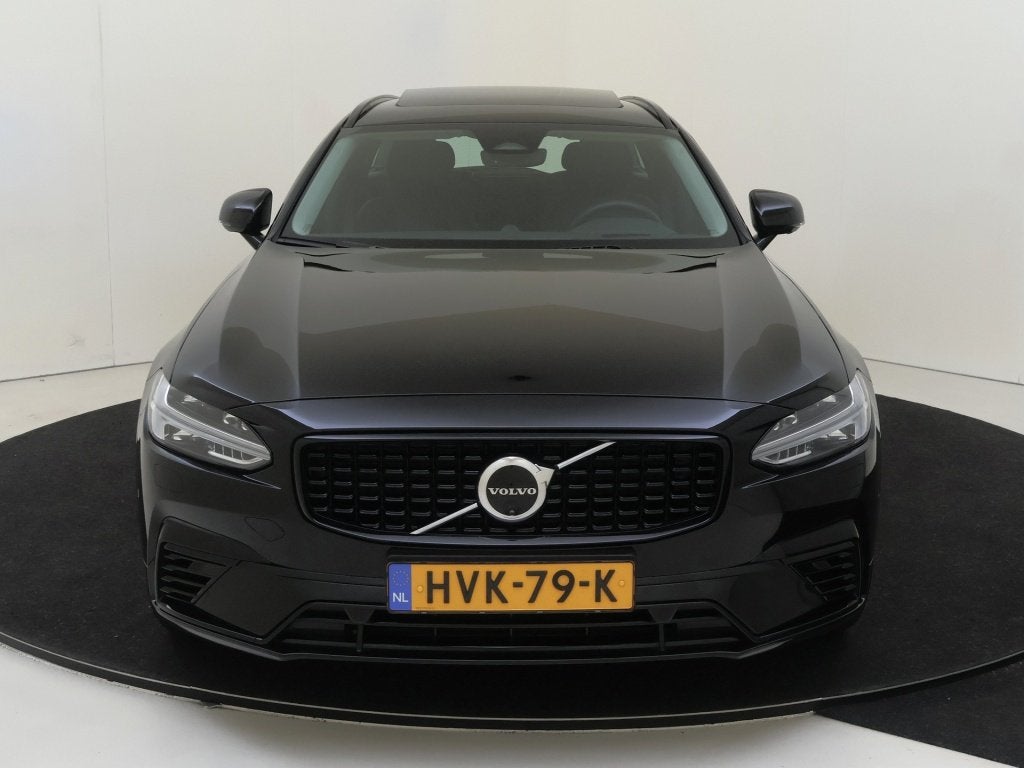 Volvo V90 2.0 T8 AWD UIt. Ex. Dark | Trekhaak | Luchtvering, 4 cilinders, Zwart, Hybride Elektrisch/Benzine, 311 pk