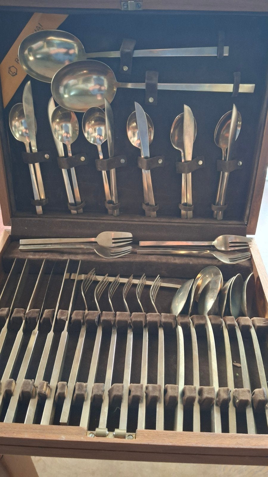 Bestek cassette goudkleurig, Ophalen