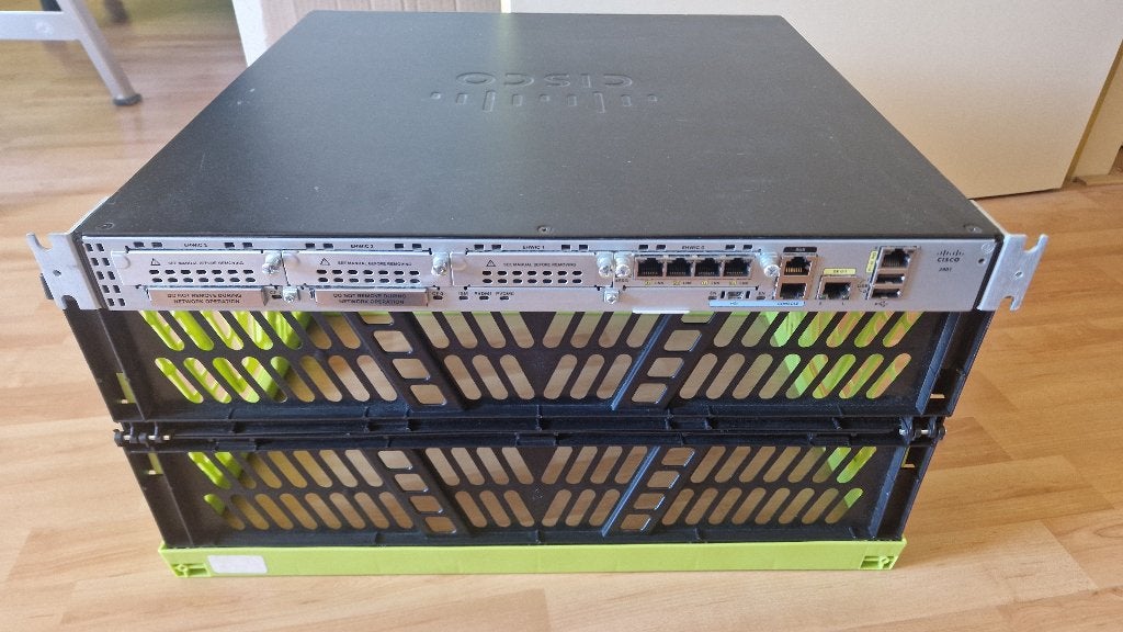 Cisco 2901 ISR Router met sec licentie en EHWIC 4ESG, Ophalen of Verzenden, Gebruikt, Router, Cisco