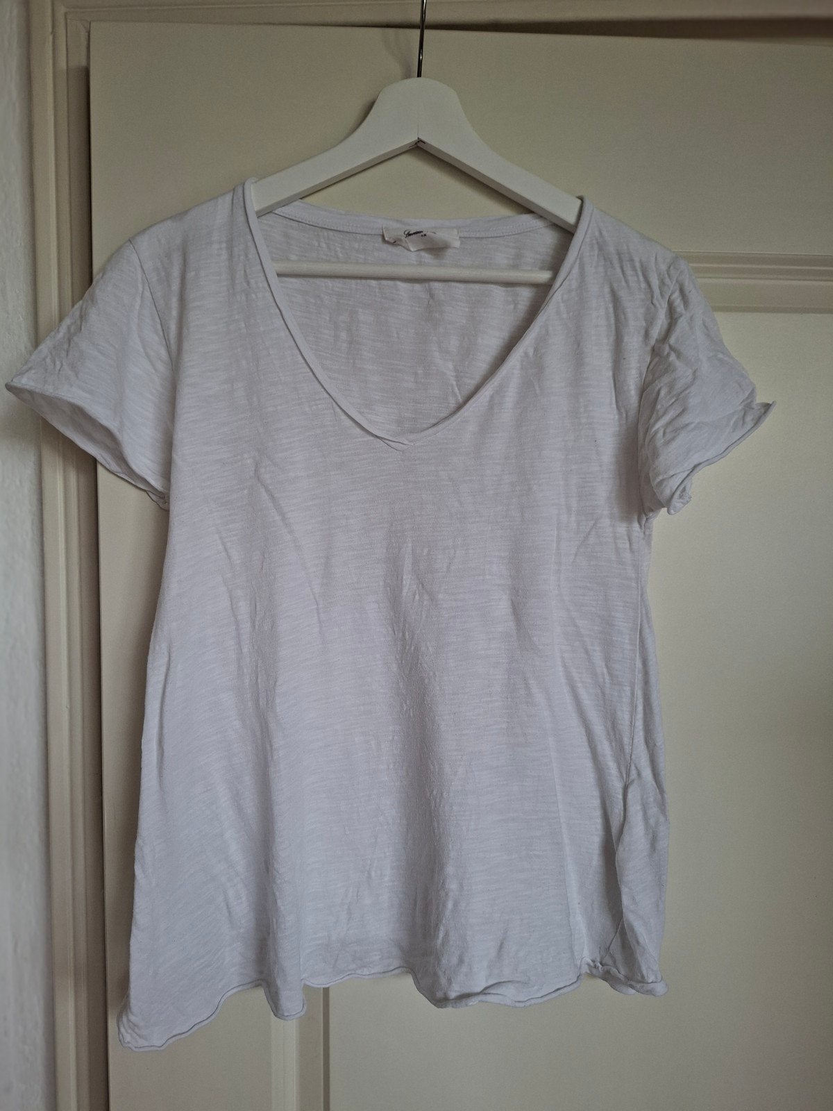 Wit American Vintage T-shirt met V-hals - Maat L (valt als M, Kleding | Dames, T-shirts, Ophalen of Verzenden