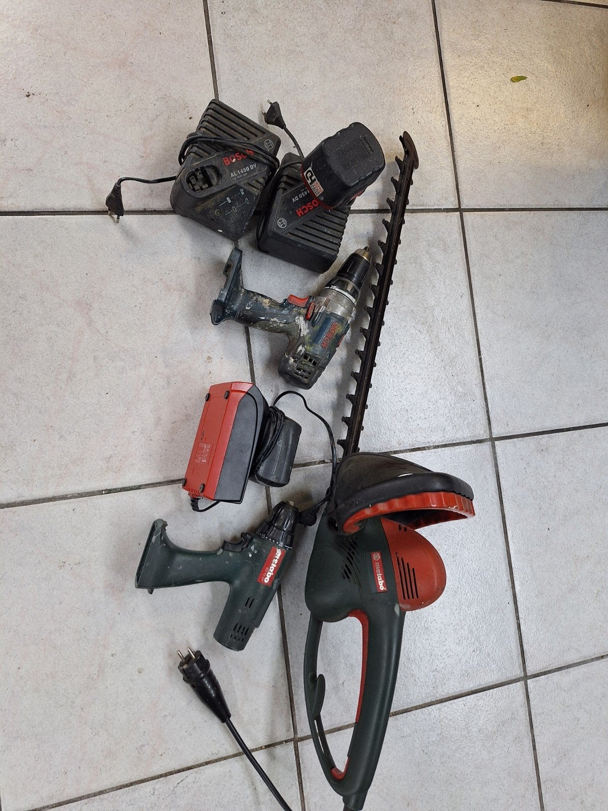 elektrische heggenschaar metabo, accu boormachine bosch en m, Tuin en Terras, Heggenscharen, Ophalen, Gebruikt, Accu