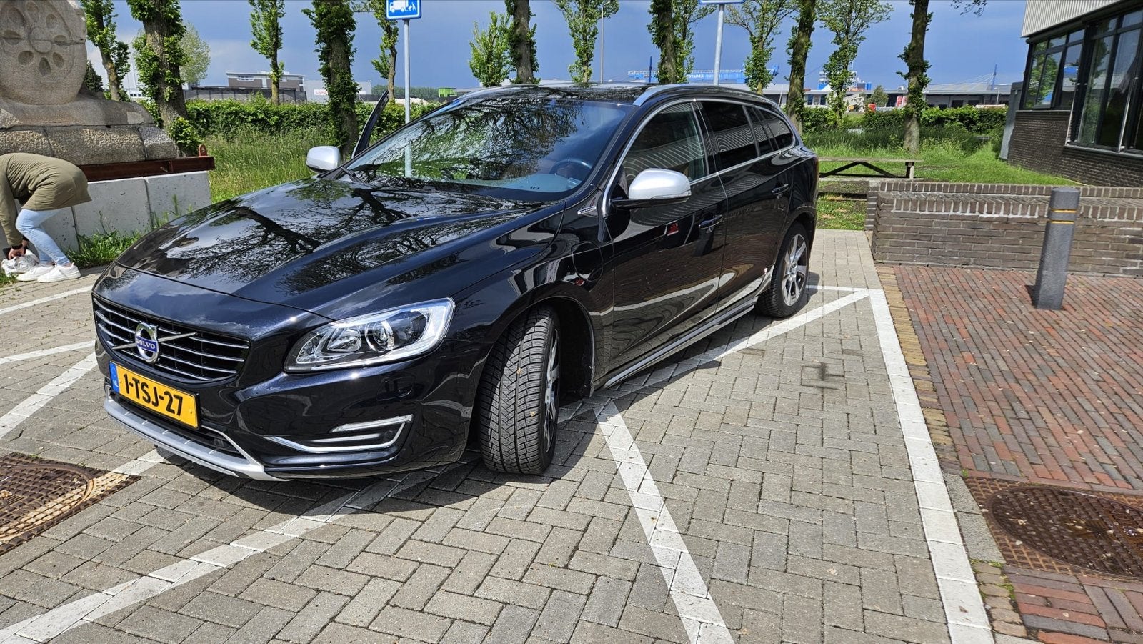 Volvo V60 D6 215pk Plug-in Hybrid 2014 Zwart, Auto's, Automaat, 1800 kg, Zwart, Vierwielaandrijving