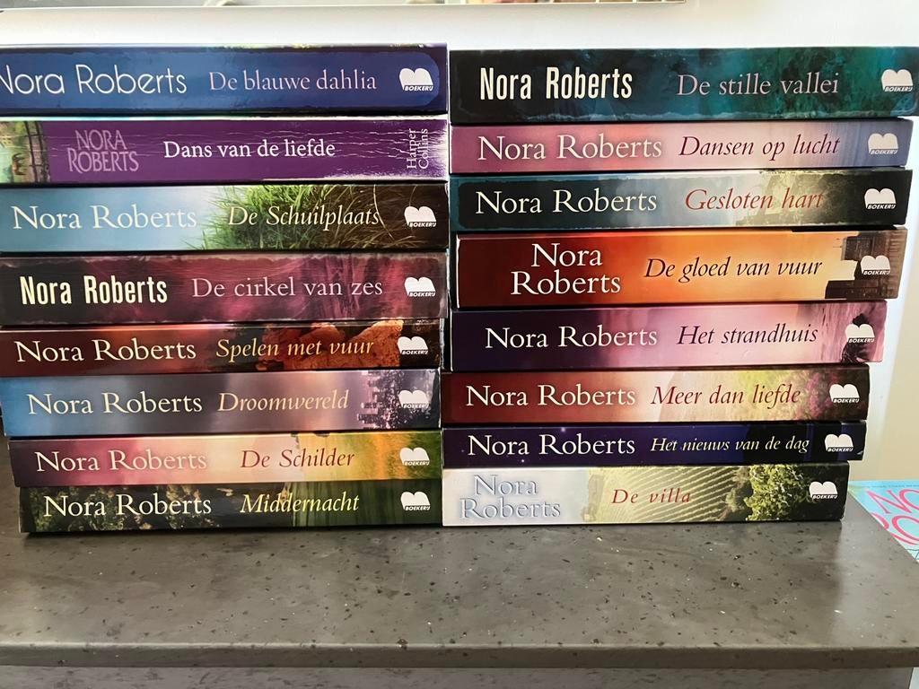 16 boeken van Nora Roberts, Boeken, Ophalen of Verzenden, Zo goed als nieuw