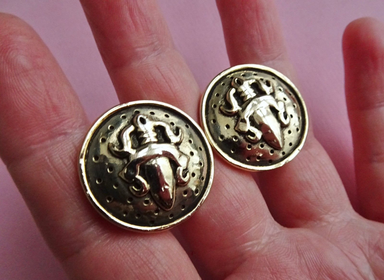 jwg Vintage 80s 90s oorbellen Victoriaans design goud klr, Verzenden, Overige materialen, Oorbellen