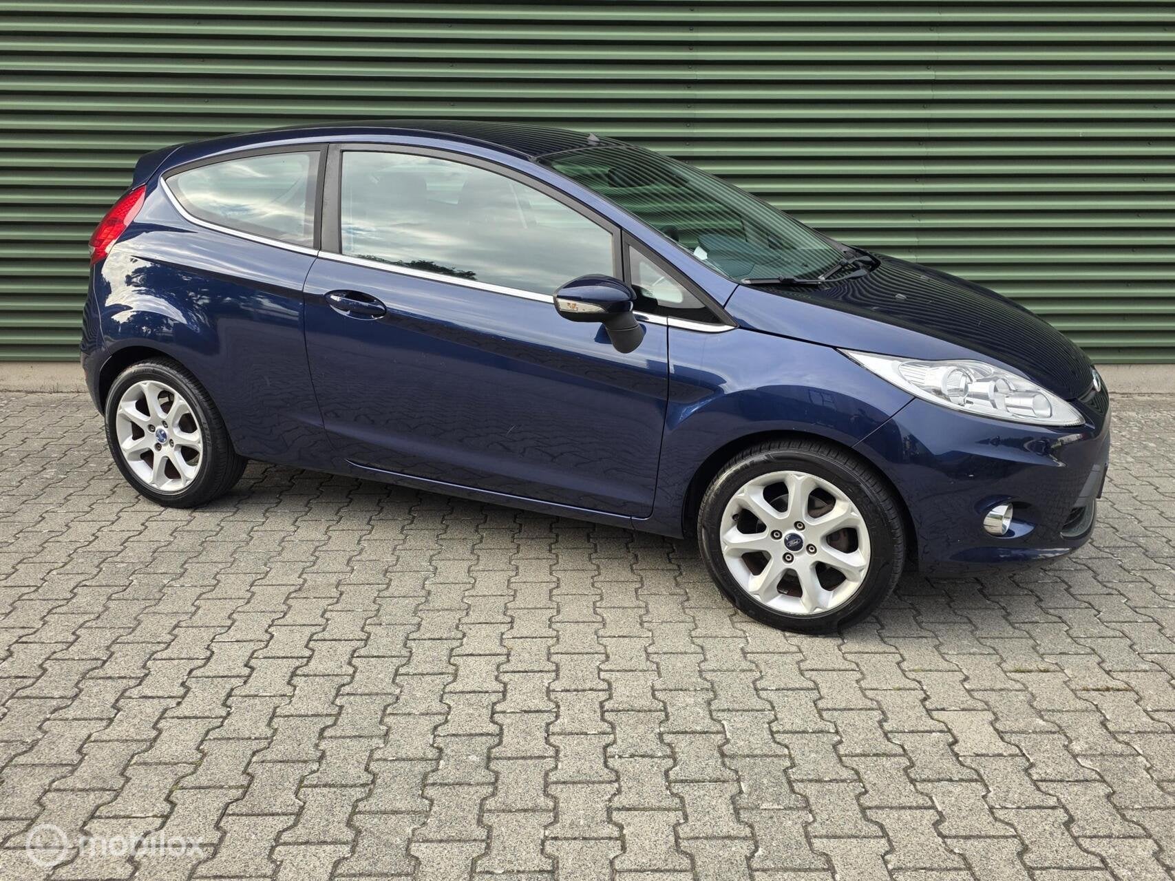 Foto 2 van Ford Fiesta 1.25 Titanium|Airco|2x Sleutel|PDC|