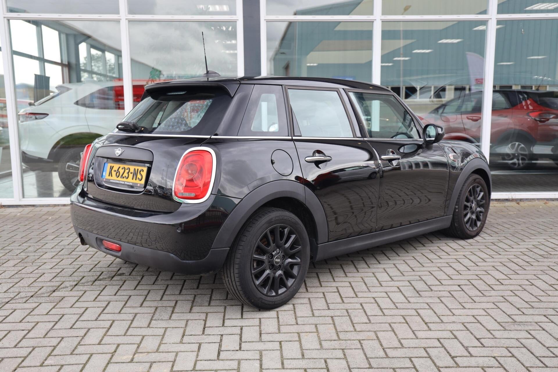 Mini 5-Deurs 1.5 One Business Edition|Navi|Clima|Cruise|Tele, Auto's, Voorwielaandrijving, Dealer onderhouden, Gebruikt, Euro 6