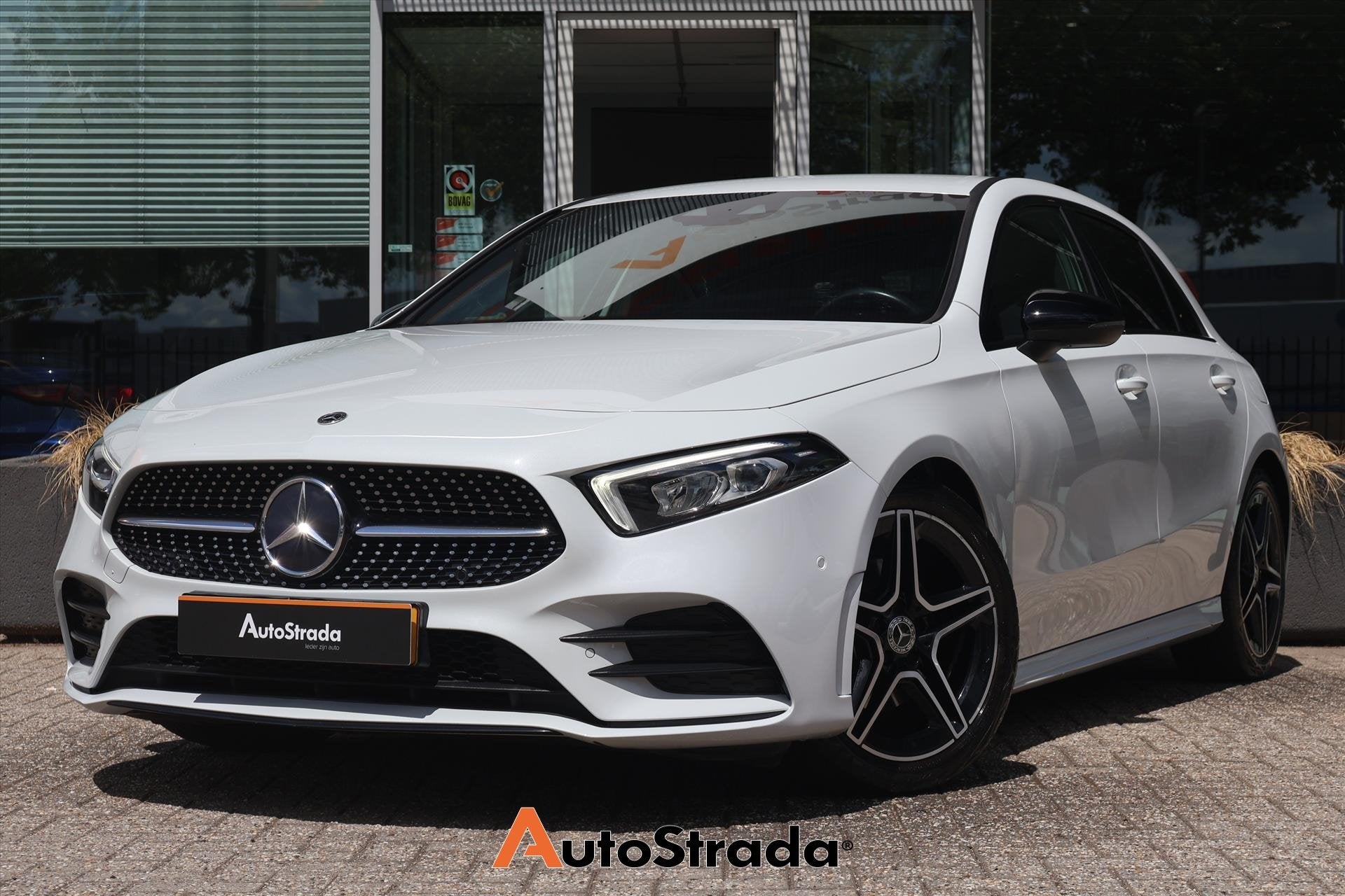 Mercedes A-Klasse A180 AMG-Line 136pk | Sfeer | Cruise | Cli, Auto's, Mercedes-Benz, 136 pk, Gebruikt, 4 cilinders, Met garantie (alle)