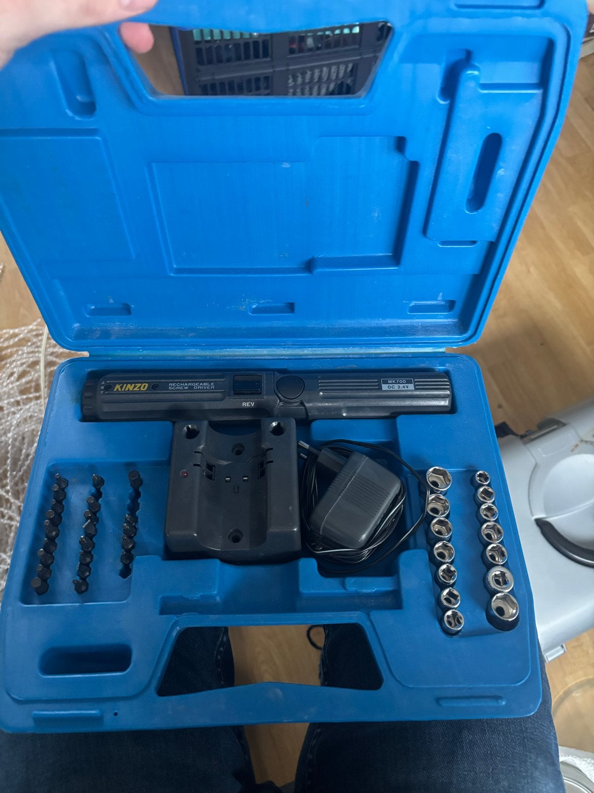Kinzo Boor- en Schroefmachine met accessoires, Doe-het-zelf en Verbouw, Gebruikt, Variabele snelheid, Ophalen of Verzenden, Boor- en Schroefmachine