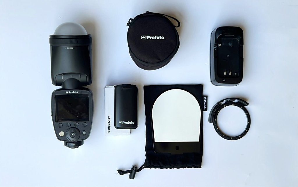 Foto 3 van Profoto A1X Canon + Connect + 2 accu’s + originele doos