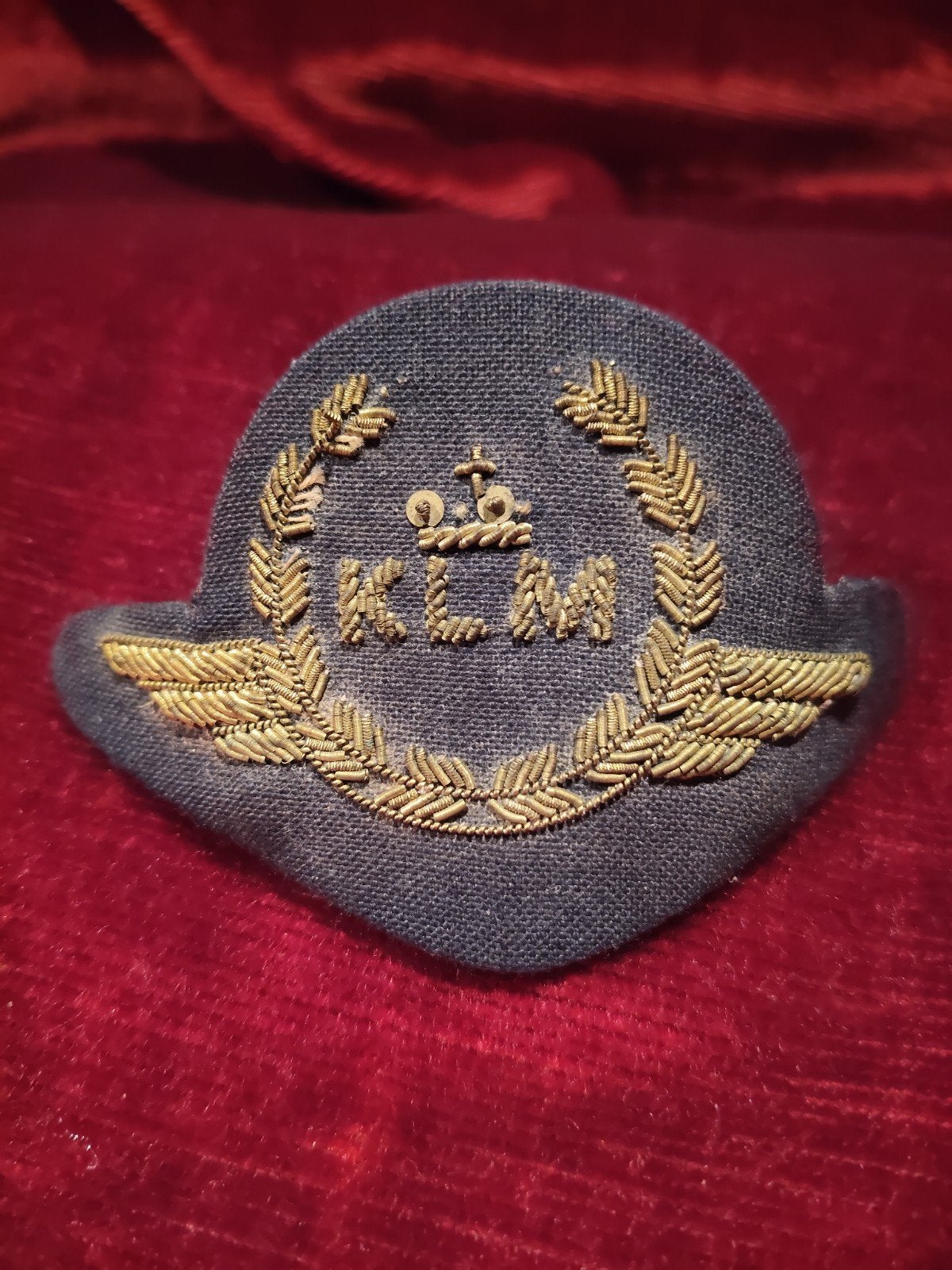 KLM Gezagvoerder Pet Embleem - Vintage Vliegtuig Badge, Ophalen of Verzenden, Gebruikt, Patch, Badge of Embleem