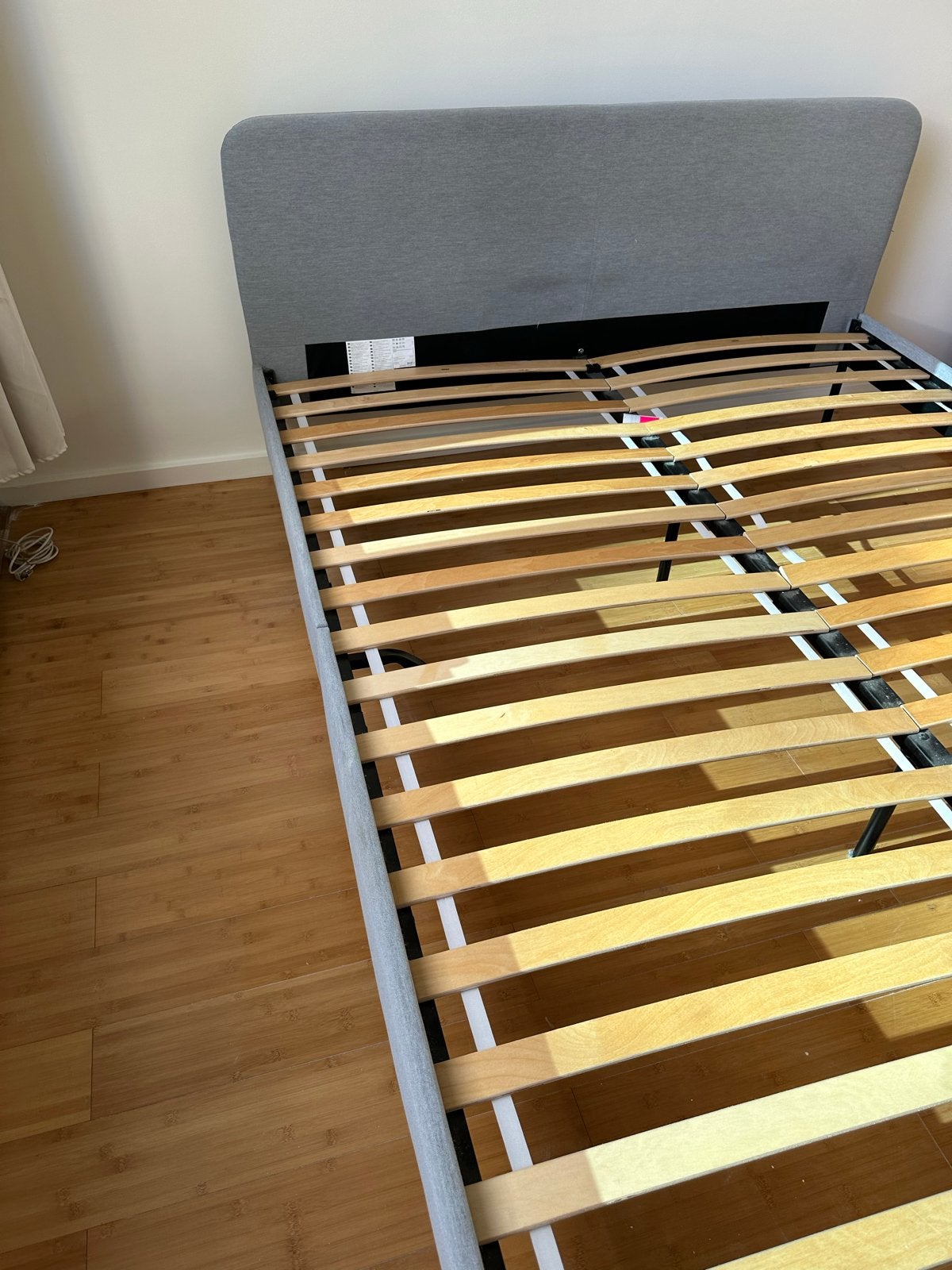 Modern tweepersoons bedframe met lattenbodem, Huis en Inrichting, Slaapkamer | Bedden, Ophalen, Gebruikt, Tweepersoons, 200 cm