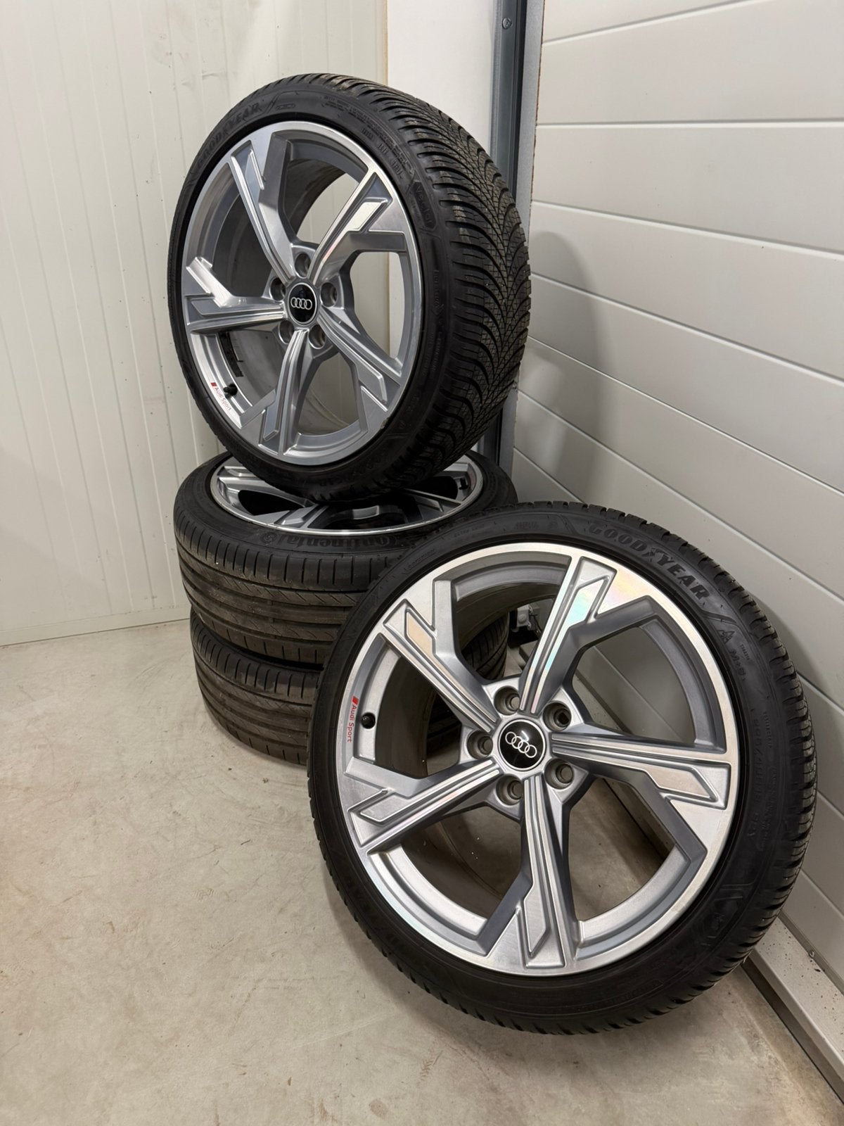 Originele Audi A3 skoda vw velgen 18 inch met winterbanden, Ophalen, Winterbanden, Banden en Velgen