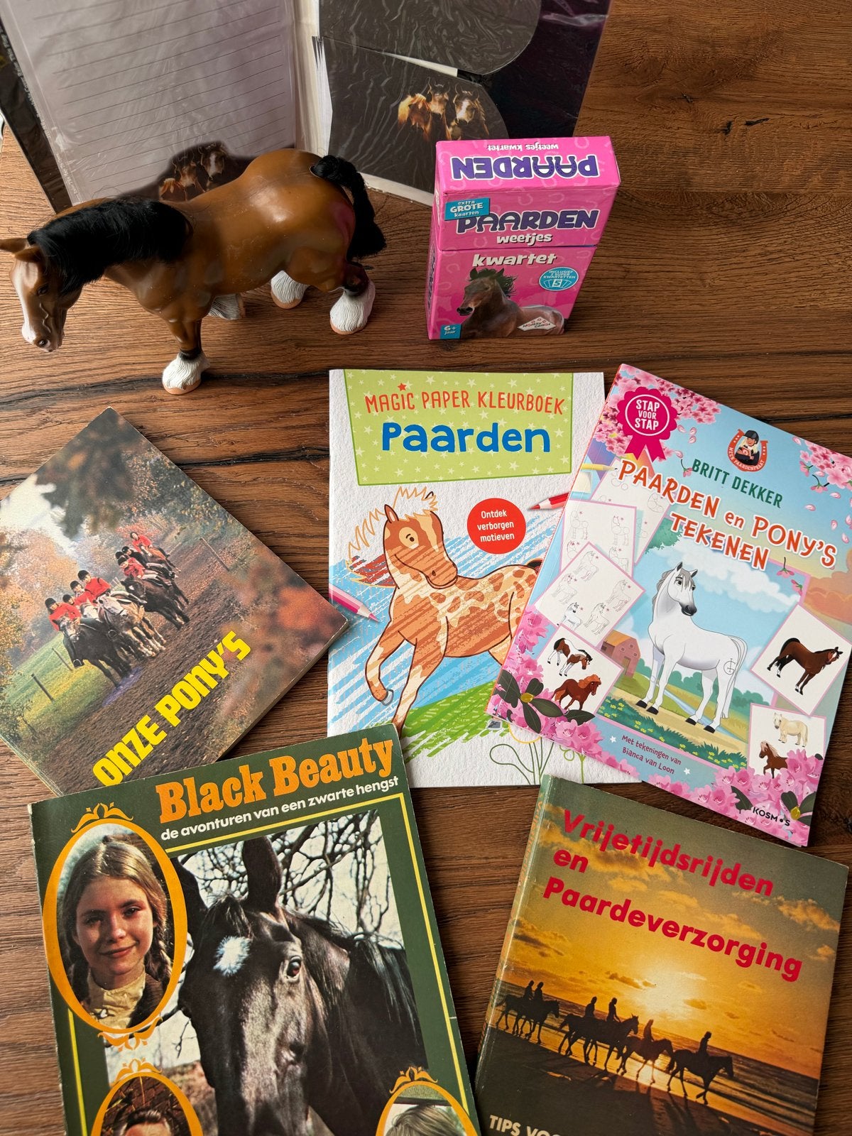 Paarden Boeken, Kwartet & Speelgoed - Compleet Pakket, Ophalen of Verzenden, Gelezen, Fictie algemeen