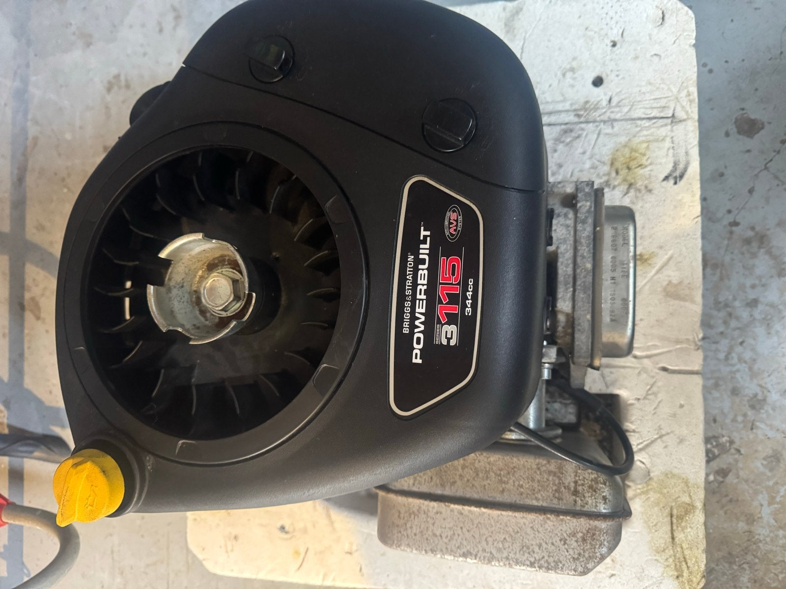Briggs & Stratton PowerBuilt 3115 motor met verticale as, Ophalen of Verzenden, Gebruikt, Benzinemotor, 1800 rpm of meer