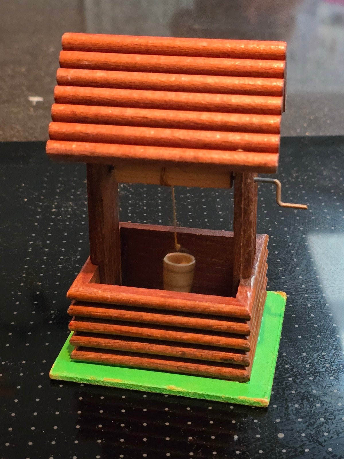 Decoratieve Miniatuur Waterput - Houten Ornament, Ophalen of Verzenden, Nieuw