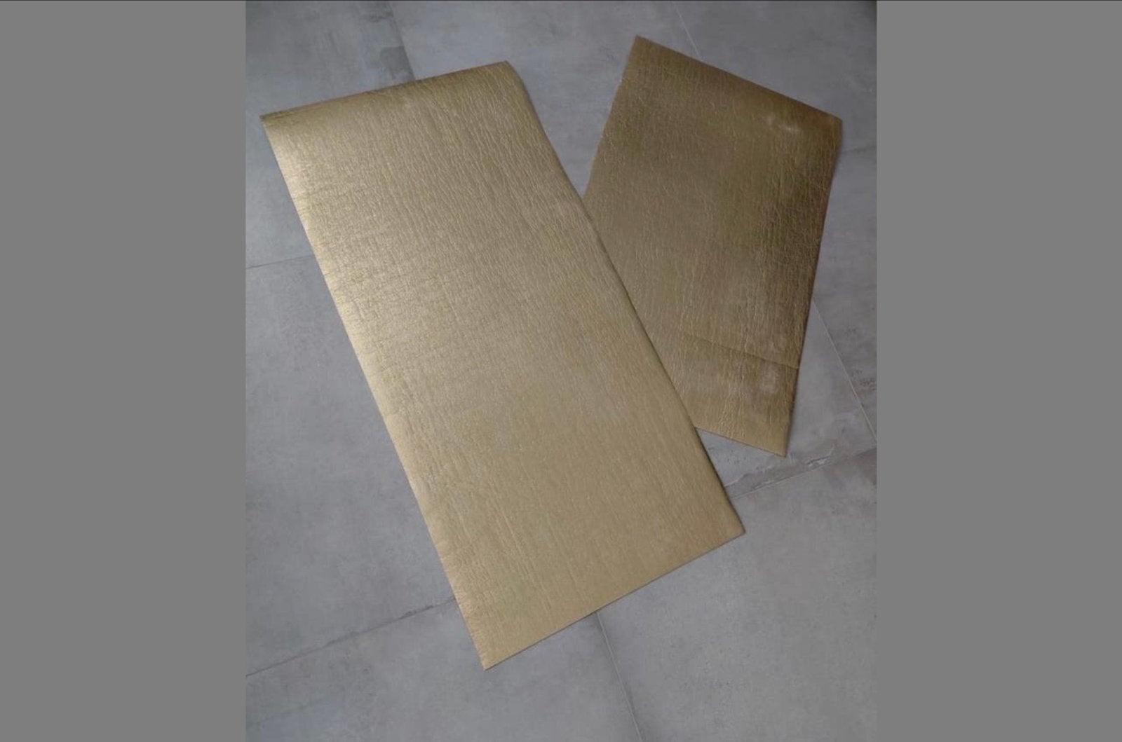 Goudkleurig isolatiemateriaal voor knutselen (2 stuks), Hobby en Vrije tijd, Ophalen, Gebruikt, Overige materialen, Goud