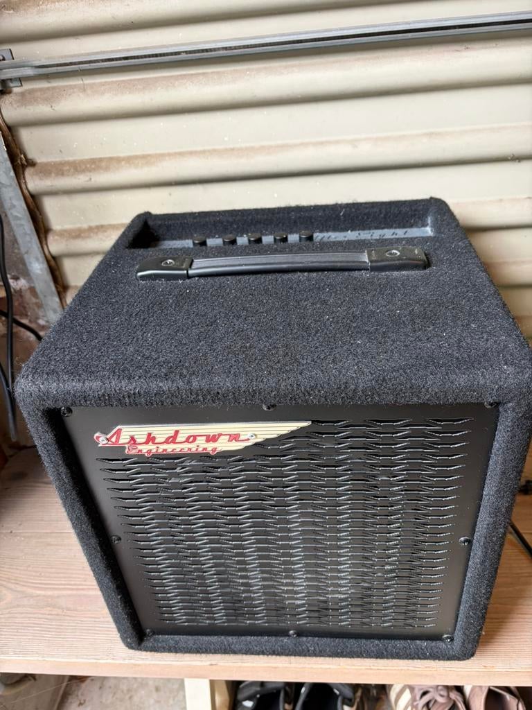Ashdown engineering after eight 15 W bass amp., Ophalen of Verzenden, Zo goed als nieuw, Minder dan 50 watt