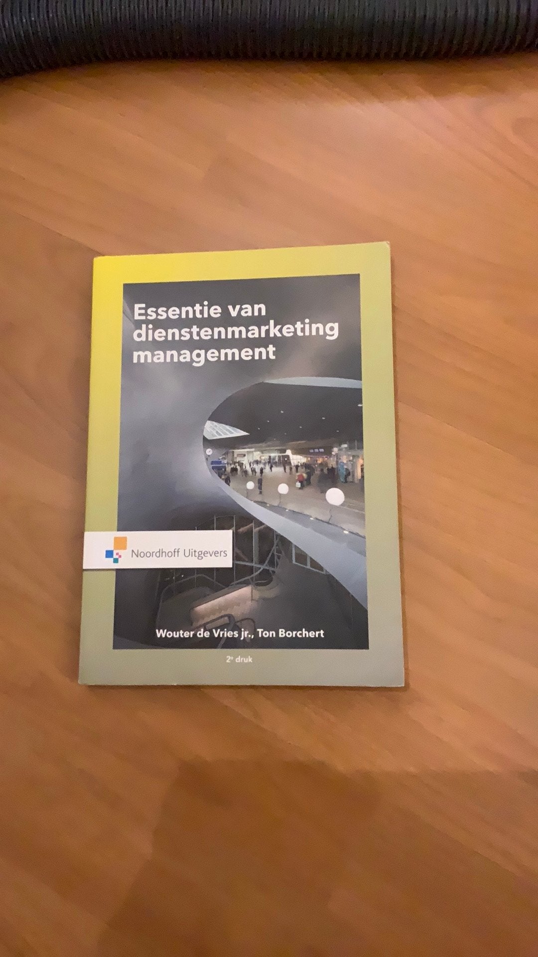 Essentie van dienstenmarketing management, Wouter de Vries, Ophalen of Verzenden, Gelezen, Management