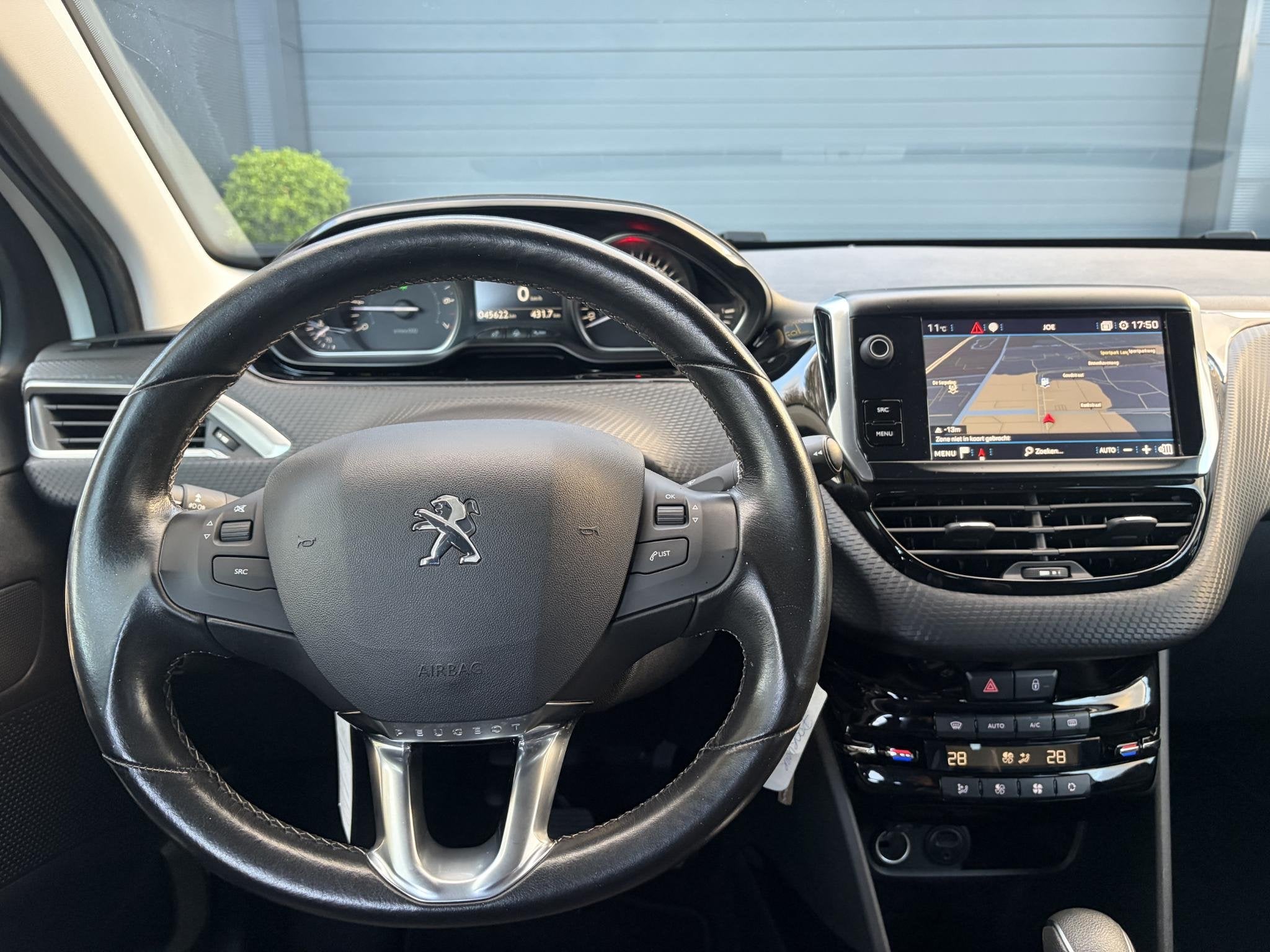 Peugeot 2008 1.2 PureTech Allure ✓Camera✓Navi✓Carplay, Dealer onderhouden, Stof, Euro 6, 1199 cc