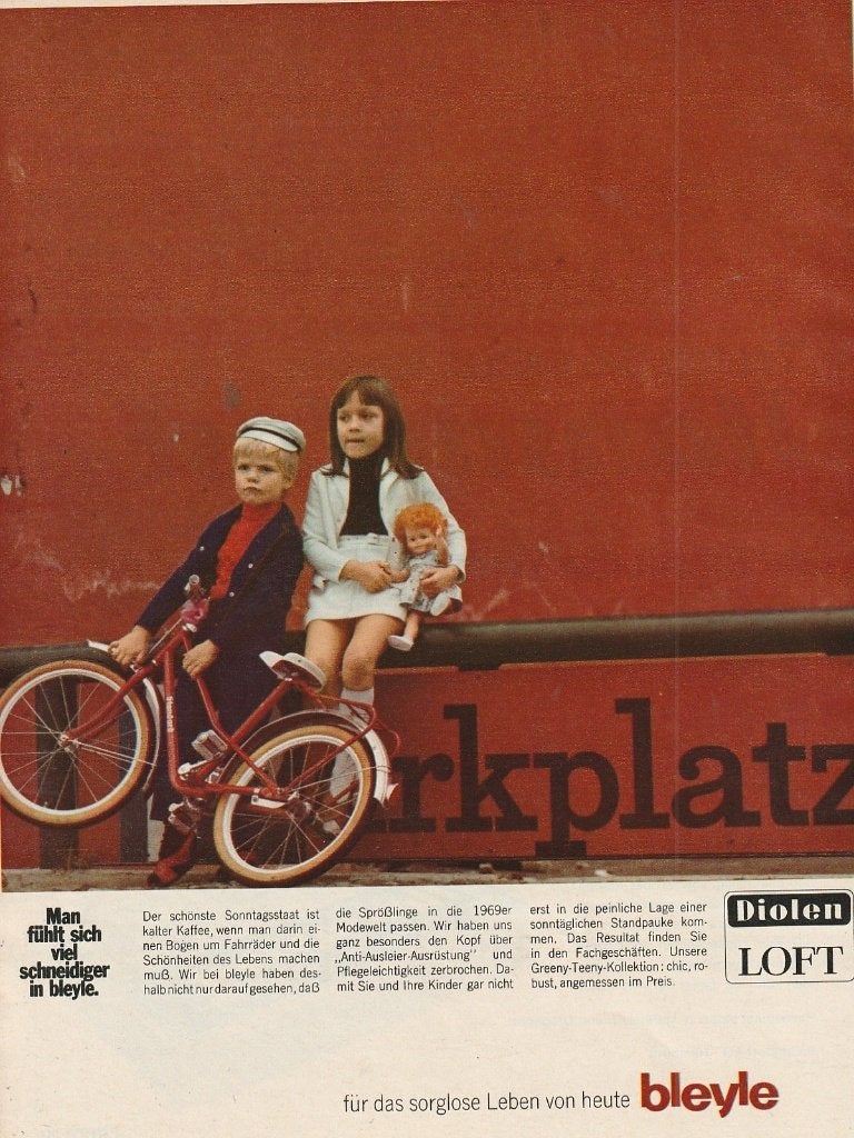 Retro reclame 1969 Bleyle kindermode jongetje meisje fietsje, Verzenden, Overige typen