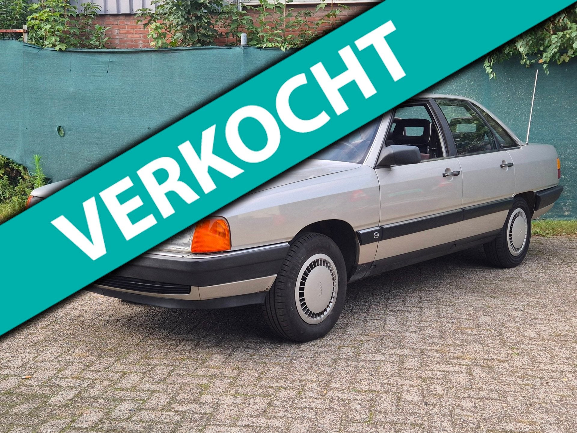 Audi 100 2.2 *5 cilinder* 196000km uit 1985, Auto's, 137 pk, Gebruikt, Beige, Bedrijf