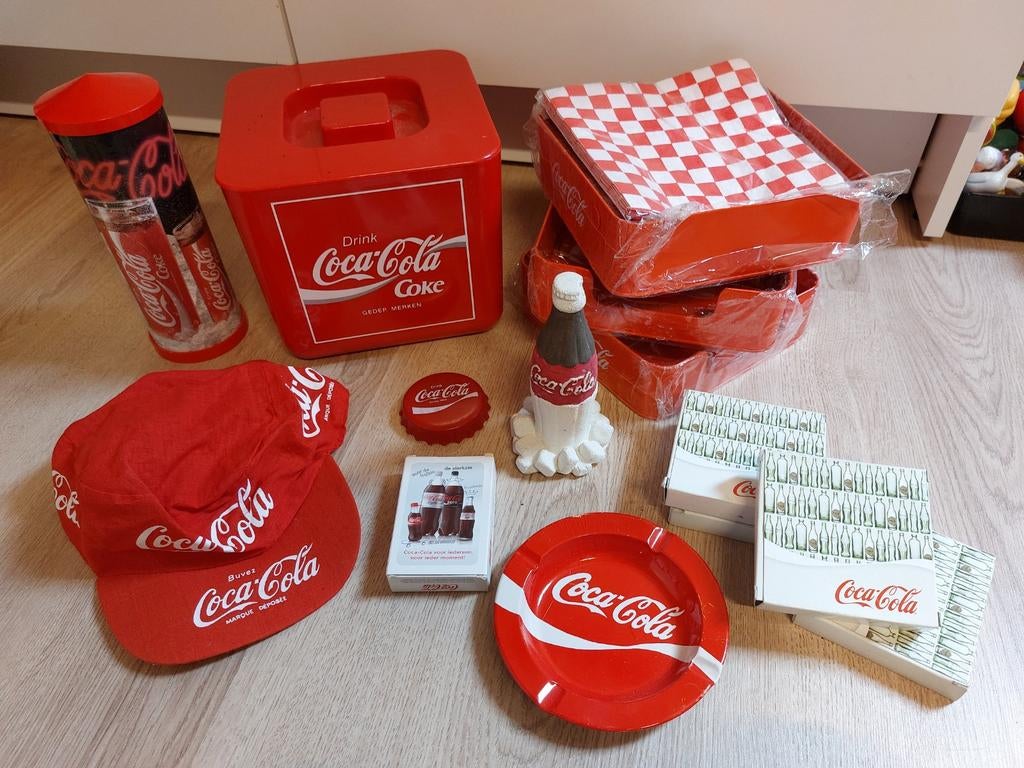 Coca cola pakket met ijsemmer, pet, asbak, etc, Ophalen of Verzenden