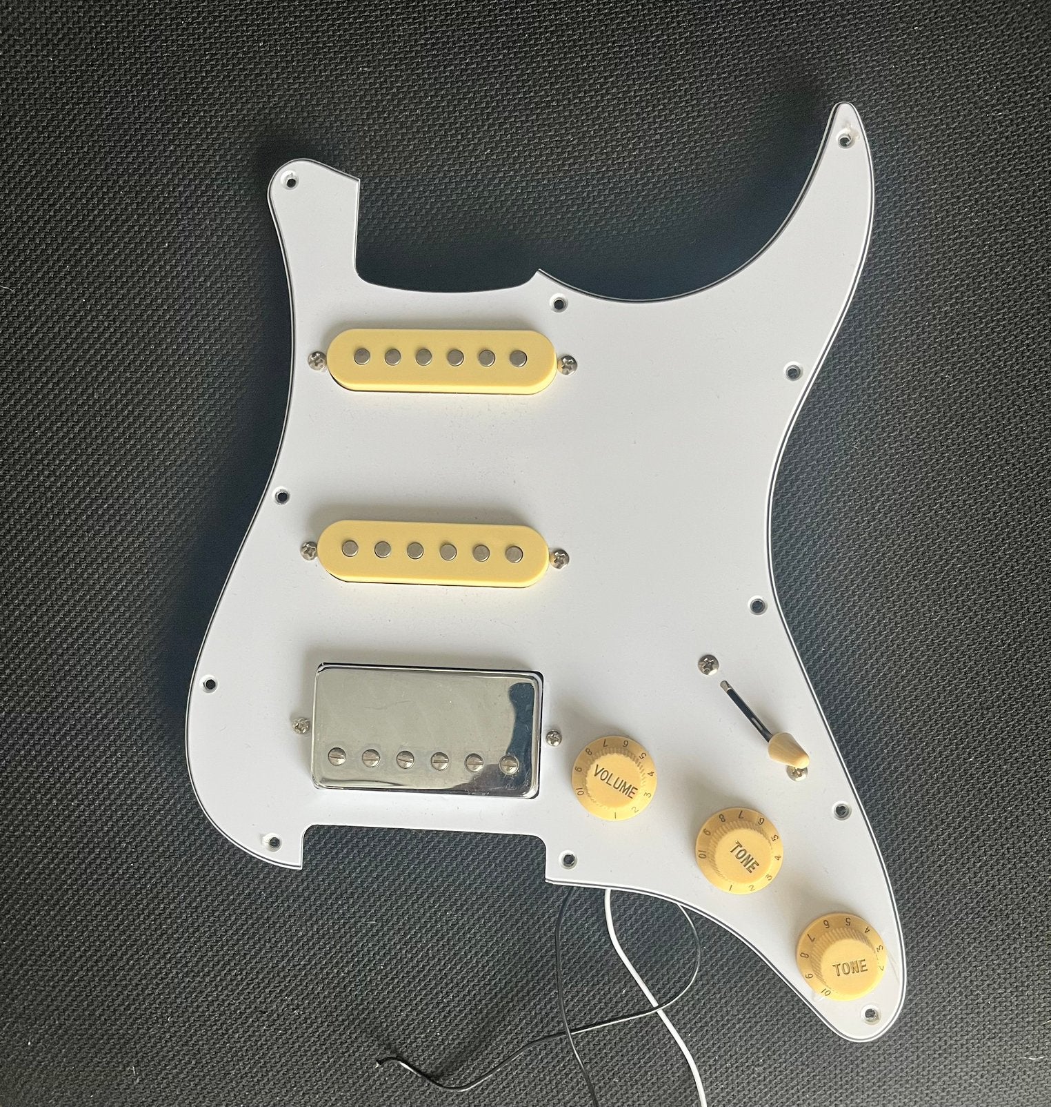 Loaded Slagplaat SSH Strat. Model., Ophalen of Verzenden, Zo goed als nieuw, Elektrische gitaar