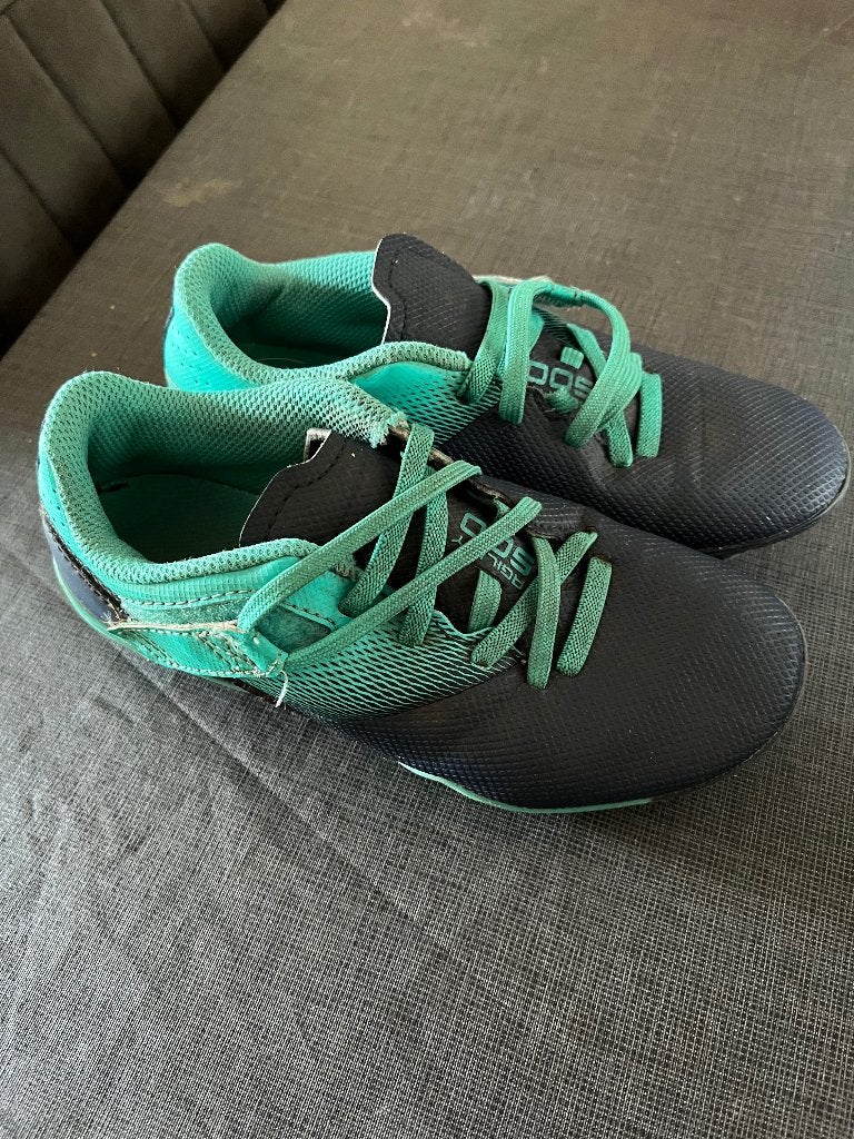 Voetbal schoenen kind, Gebruikt, Maat XS of kleiner, Schoenen, Ophalen of Verzenden