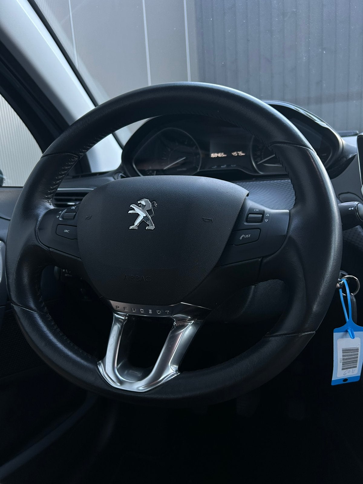 Foto 22 van Peugeot 2008 1.2 turbo 2018 Grijs pdc