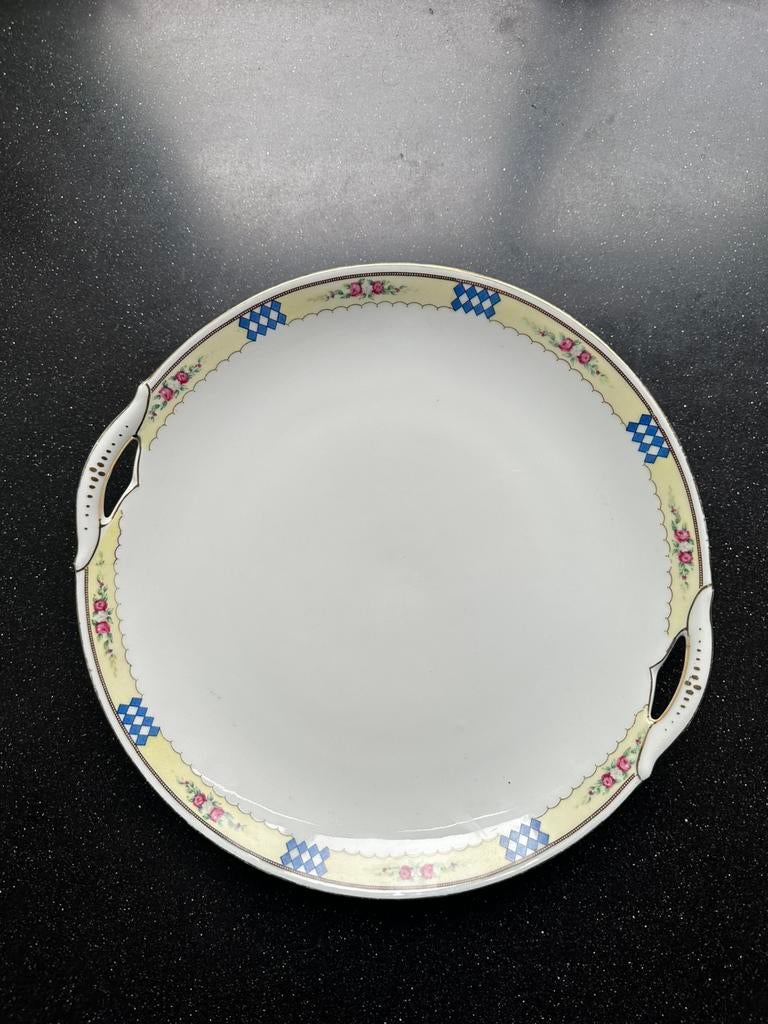 Antieke porseleinen schaal, Ophalen