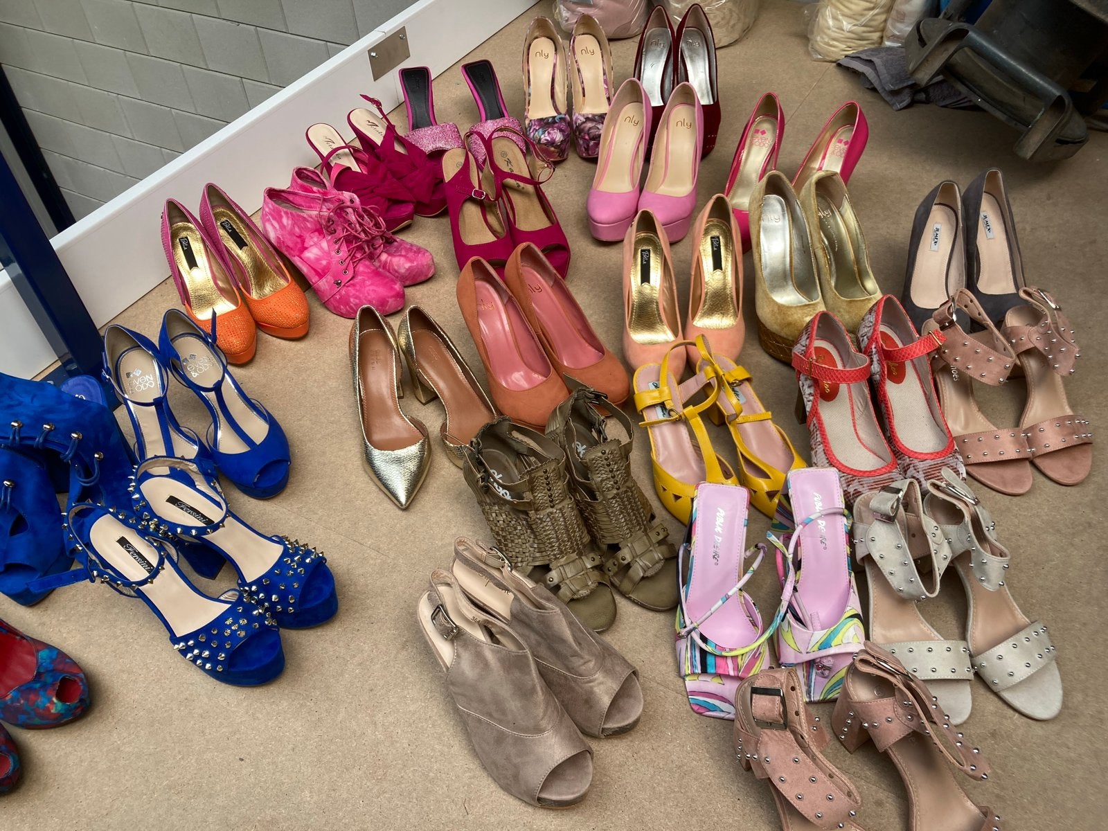 Grote partij nieuwe schoenen/pumps maat 39/40, Ophalen of Verzenden, Nieuw, Overige kleuren, Pumps