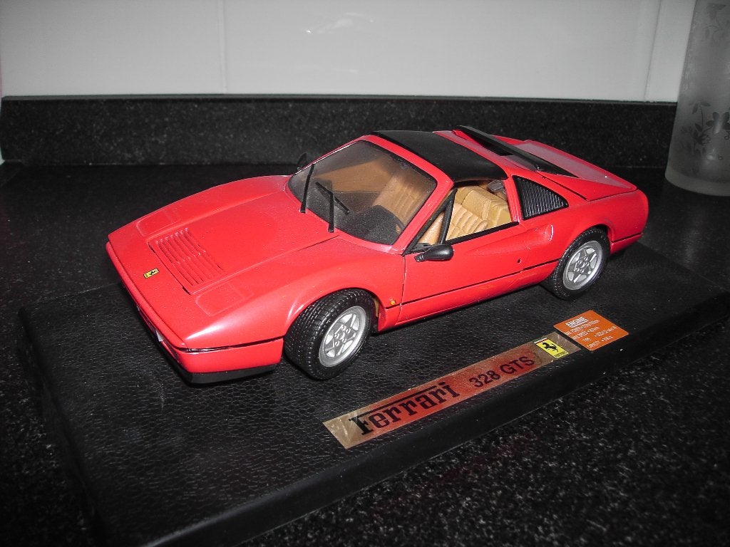 Modelauto 1:18, Hobby en Vrije tijd, Modelauto's | 1:18, Ophalen of Verzenden, Zo goed als nieuw, Auto, Maisto