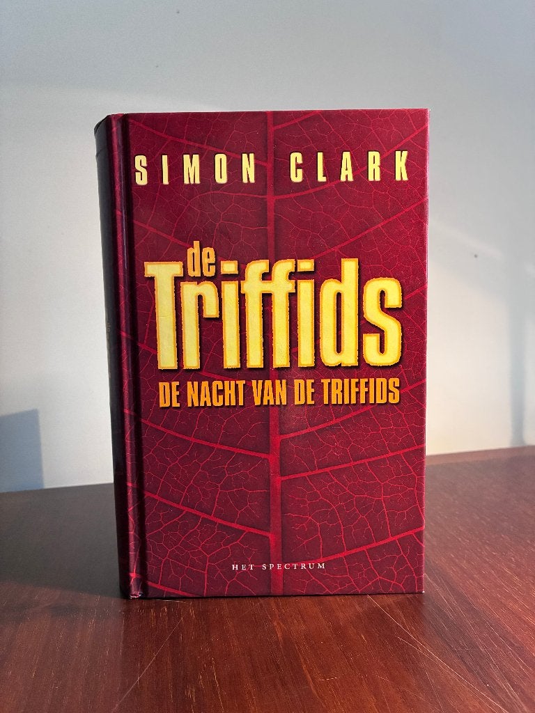 Boek - De Nacht van de Triffids (Sciencefiction), Ophalen of Verzenden, Gelezen, Simon Clark