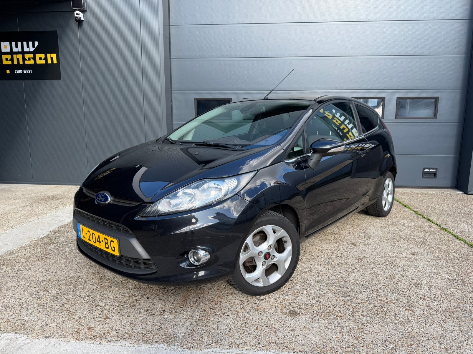 Ford Fiësta 1.4 71KW Trend 3DR 2009 Zwart Airco Apk Keyless, Auto's, Voorwielaandrijving, Dealer onderhouden, Stof, 40 €/maand