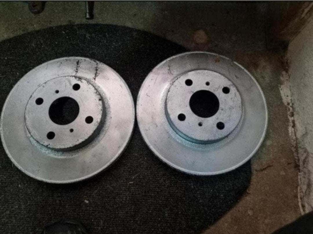 Remschijven Toyota Yaris gebruikt zijn gespoten bieden, Ophalen