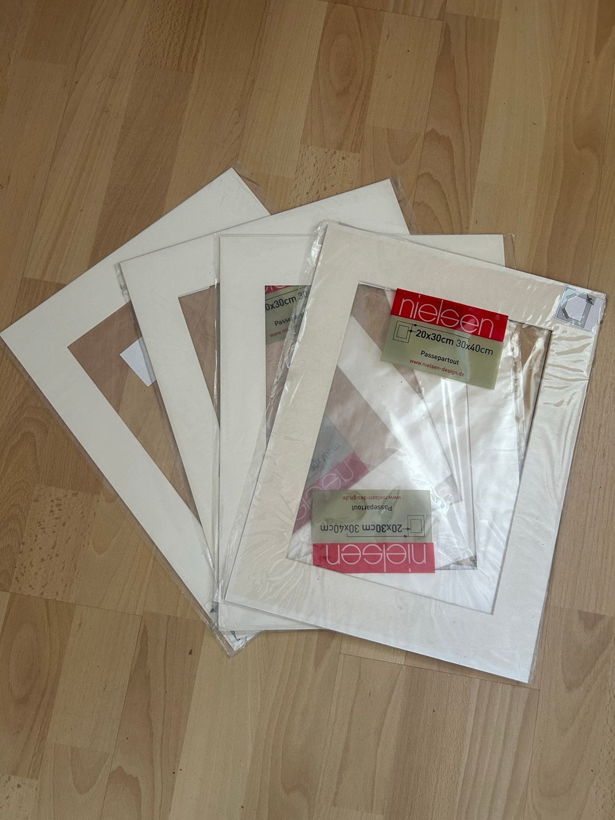 4x Nielsen Passe-partout 20x30cm in 30x40cm, Nieuw, Huis en Inrichting, Woonaccessoires | Lijsten, Met passe-partout, Ophalen of Verzenden